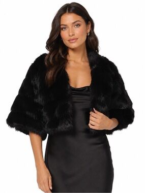 Vince Camuto Black Faux
Fur Cropped Jacket Size M